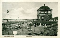 Musikpavillon mit Strand 1927